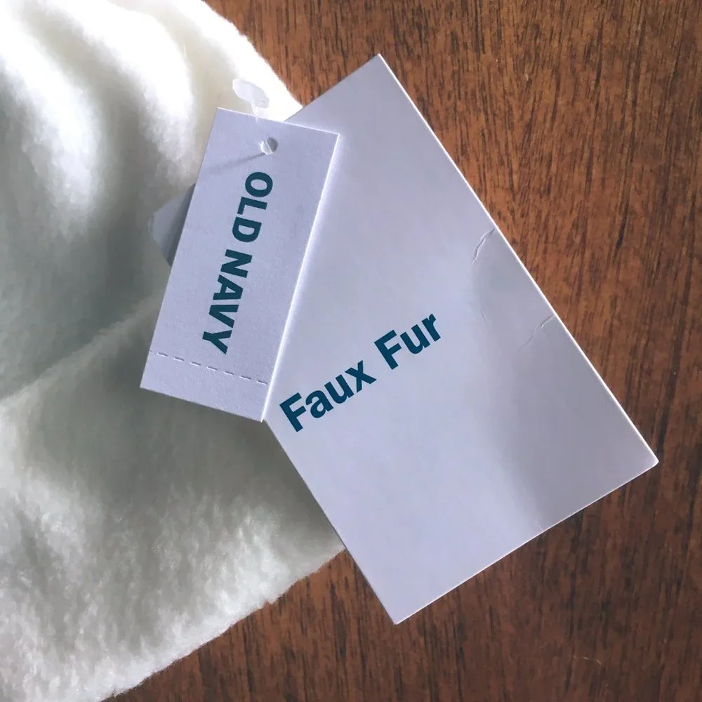 Old Navy white pompom hat S/M NWT